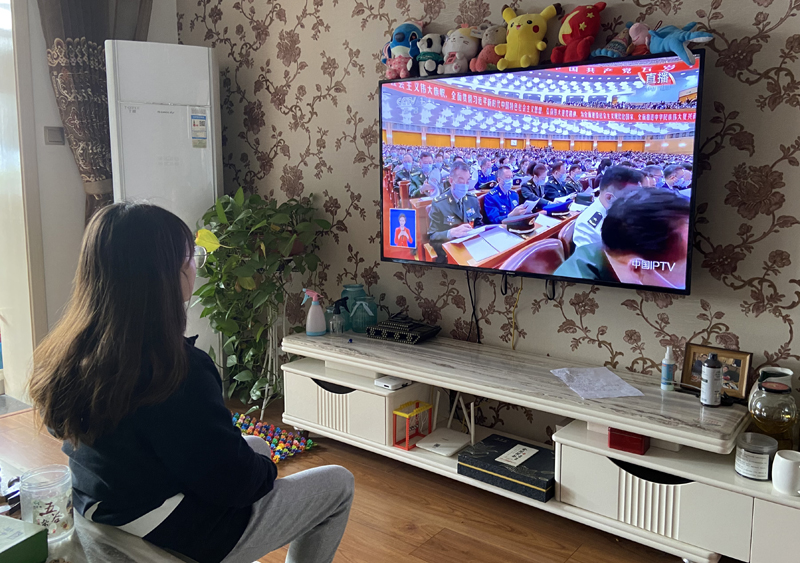 羅靜.jpg 羅靜.jpg