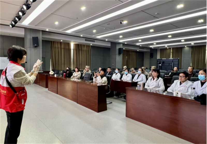 12-11(精簡�?應(yīng)急救護培訓賦能教職員�?筑牢學院安全屏障——西安市紅十字會進校�?- 副本488.png 12-11(精簡�?應(yīng)急救護培訓賦能教職員�?筑牢學院安全屏障——西安市紅十字會進校�?- 副本488.png