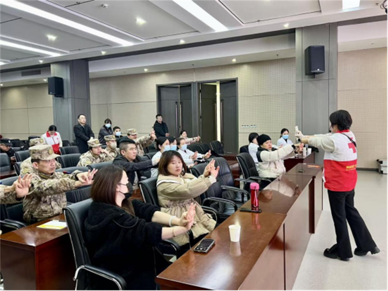 12-11(精簡�?應(yīng)急救護培訓賦能教職員�?筑牢學院安全屏障——西安市紅十字會進校�?- 副本1017.png 12-11(精簡�?應(yīng)急救護培訓賦能教職員�?筑牢學院安全屏障——西安市紅十字會進校�?- 副本1017.png