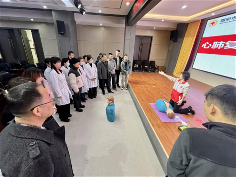 12-11(精簡�?應(yīng)急救護培訓賦能教職員�?筑牢學院安全屏障——西安市紅十字會進校�?- 副本1116.png 12-11(精簡�?應(yīng)急救護培訓賦能教職員�?筑牢學院安全屏障——西安市紅十字會進校�?- 副本1116.png
