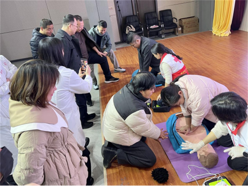 12-11(精簡�?應(yīng)急救護培訓賦能教職員�?筑牢學院安全屏障——西安市紅十字會進校�?- 副本1347.png 12-11(精簡�?應(yīng)急救護培訓賦能教職員�?筑牢學院安全屏障——西安市紅十字會進校�?- 副本1347.png